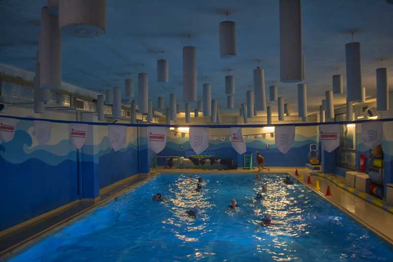 La prima piscina coperta ad Ostia, anno 1977